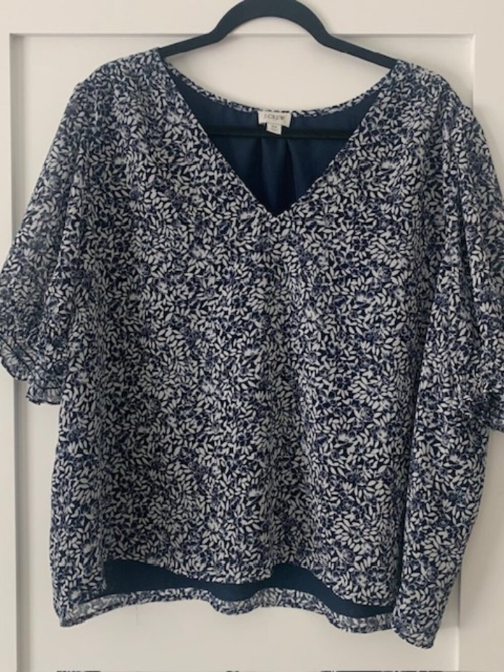 J.Crew Navy and White Floral Blouse – Plus Size 3X – V-Neck Lightweight Top